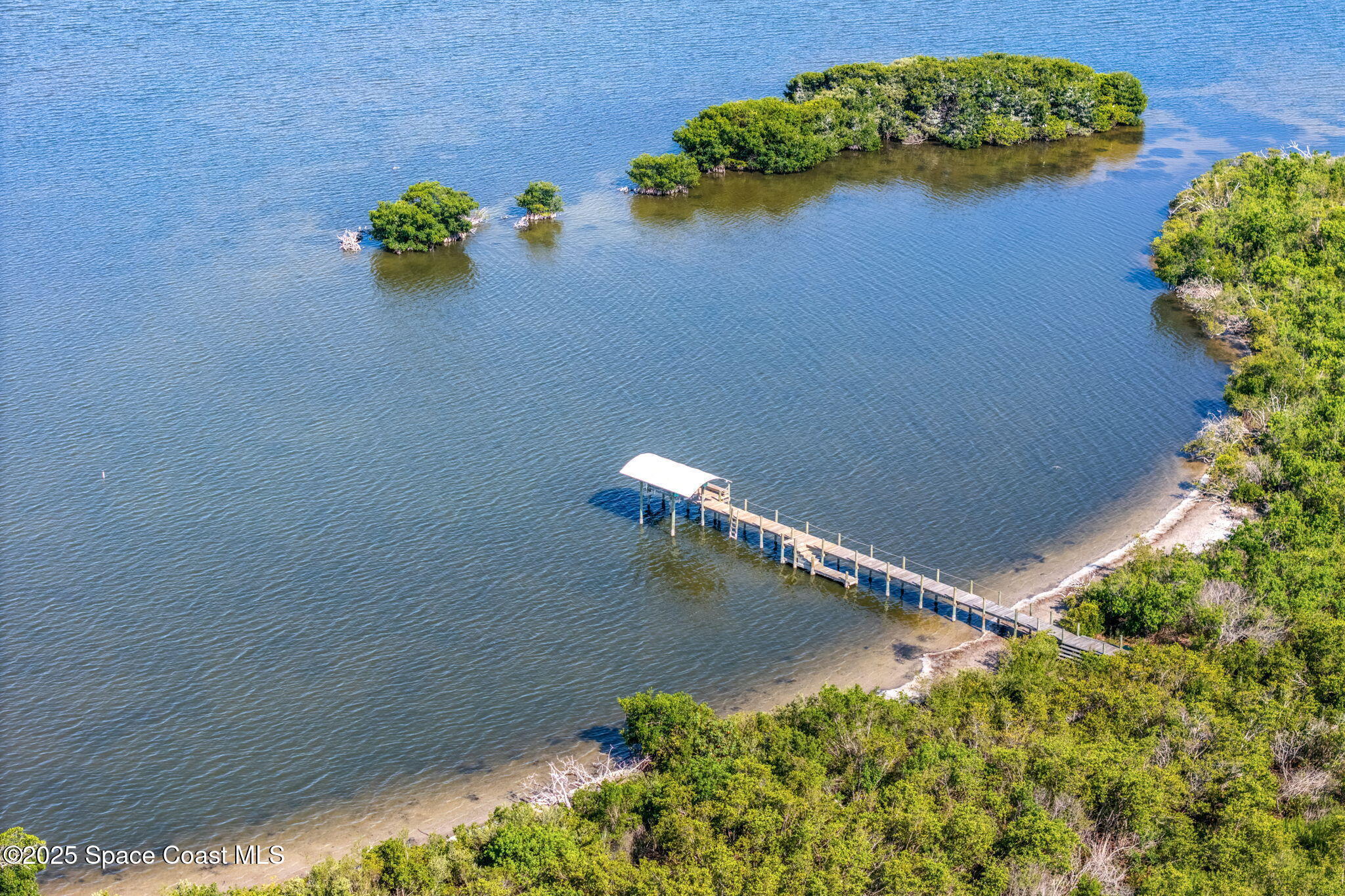 Property Photo: 3120 S Courtenay Parkway FL 32952