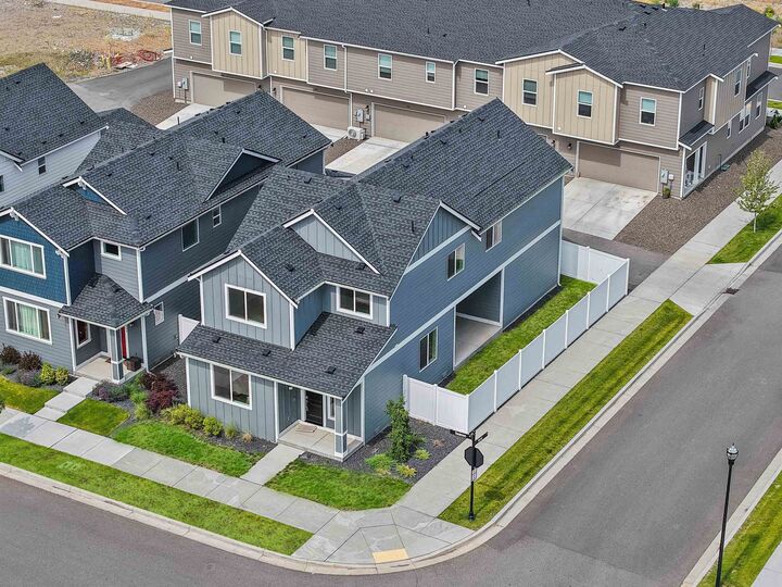 Property Photo:  2680 N Swainson Ln  WA 99019 