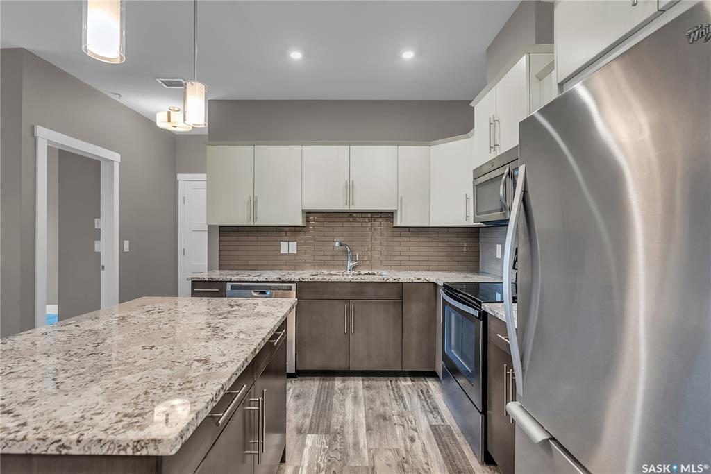 Property Photo: 415 Maningas Bend 102 SK S7W 0T6