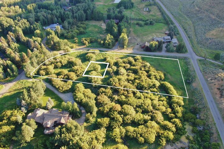 Property Photo:  178 Hyndman View Dr  ID 83333 