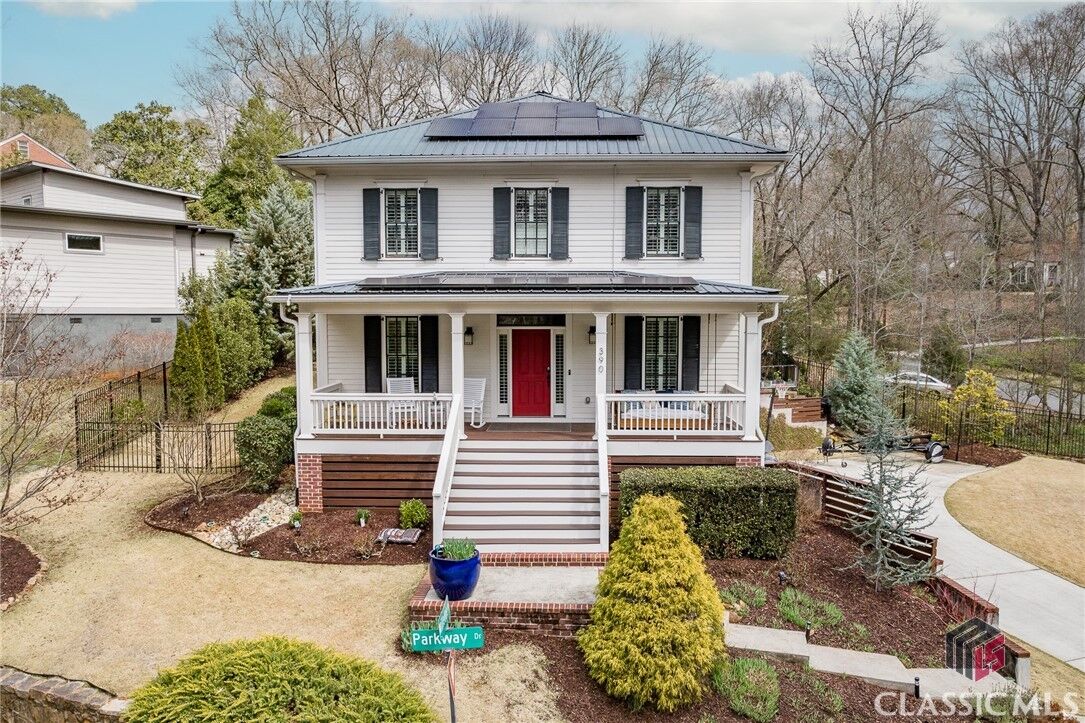 Property Photo: 390 Parkway Drive GA 30606