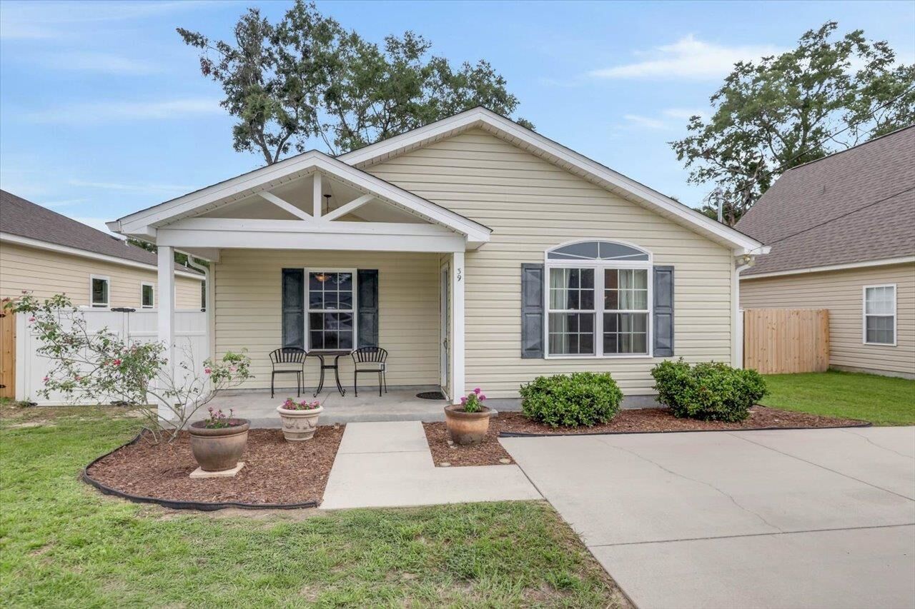 Property Photo:  39 Short Vine Street  FL 32327 