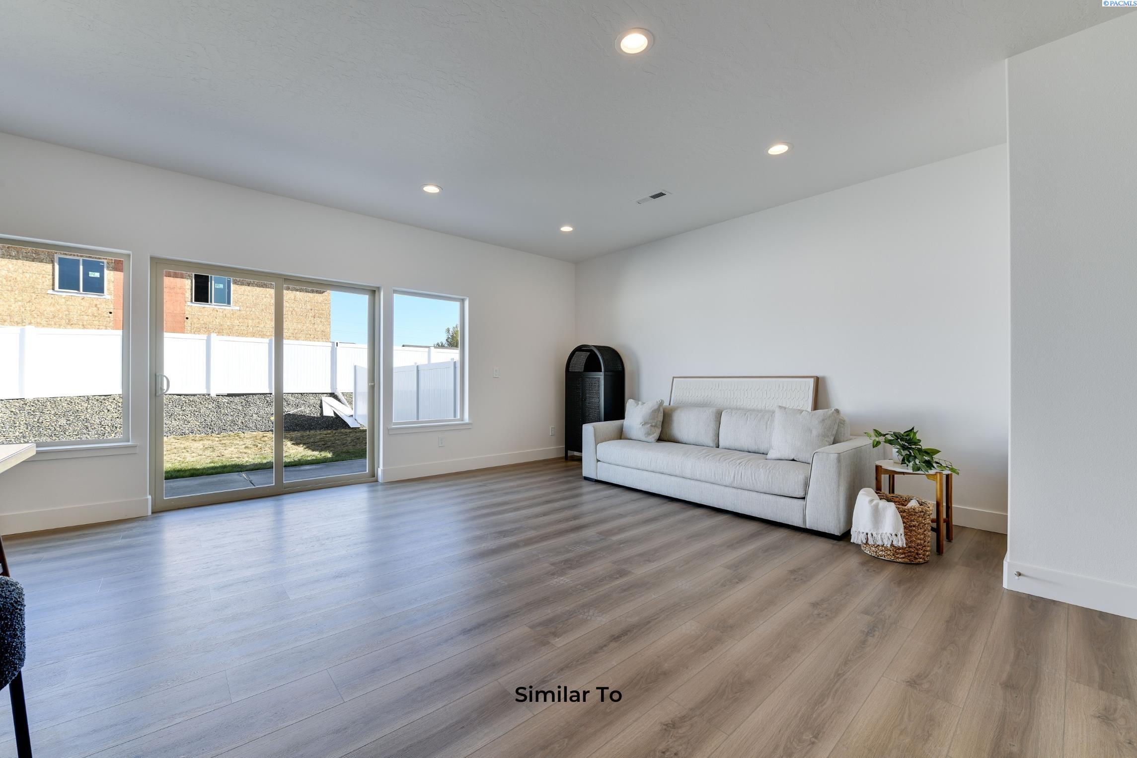 Property Photo:  7559 Grapevine Ct  WA 99353 