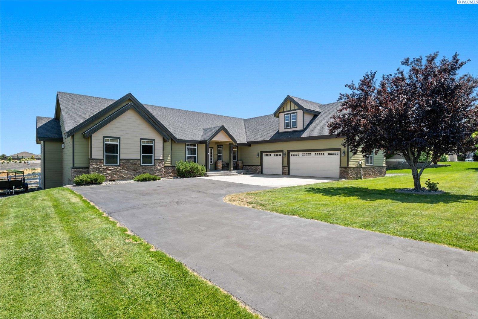 Property Photo: 15923 S Clear View Lp WA 99338