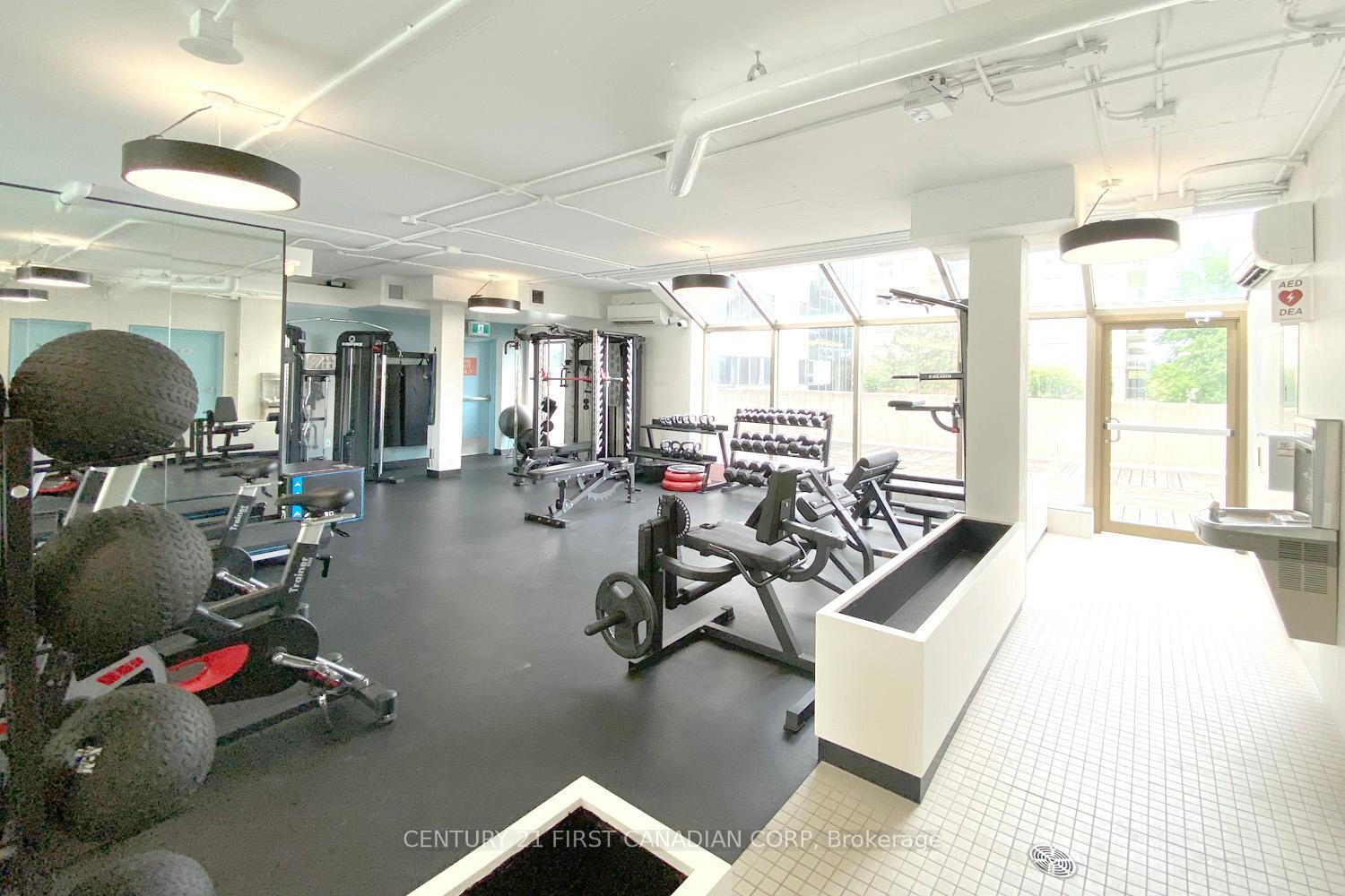 Property Photo: 695 Richmond Street 1712 ON N6A 5M8
