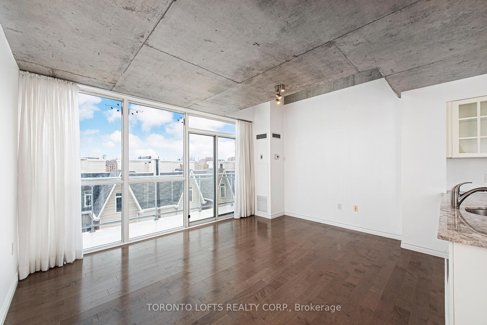 Property Photo: 954 King Street W 523 ON M6K 3L9
