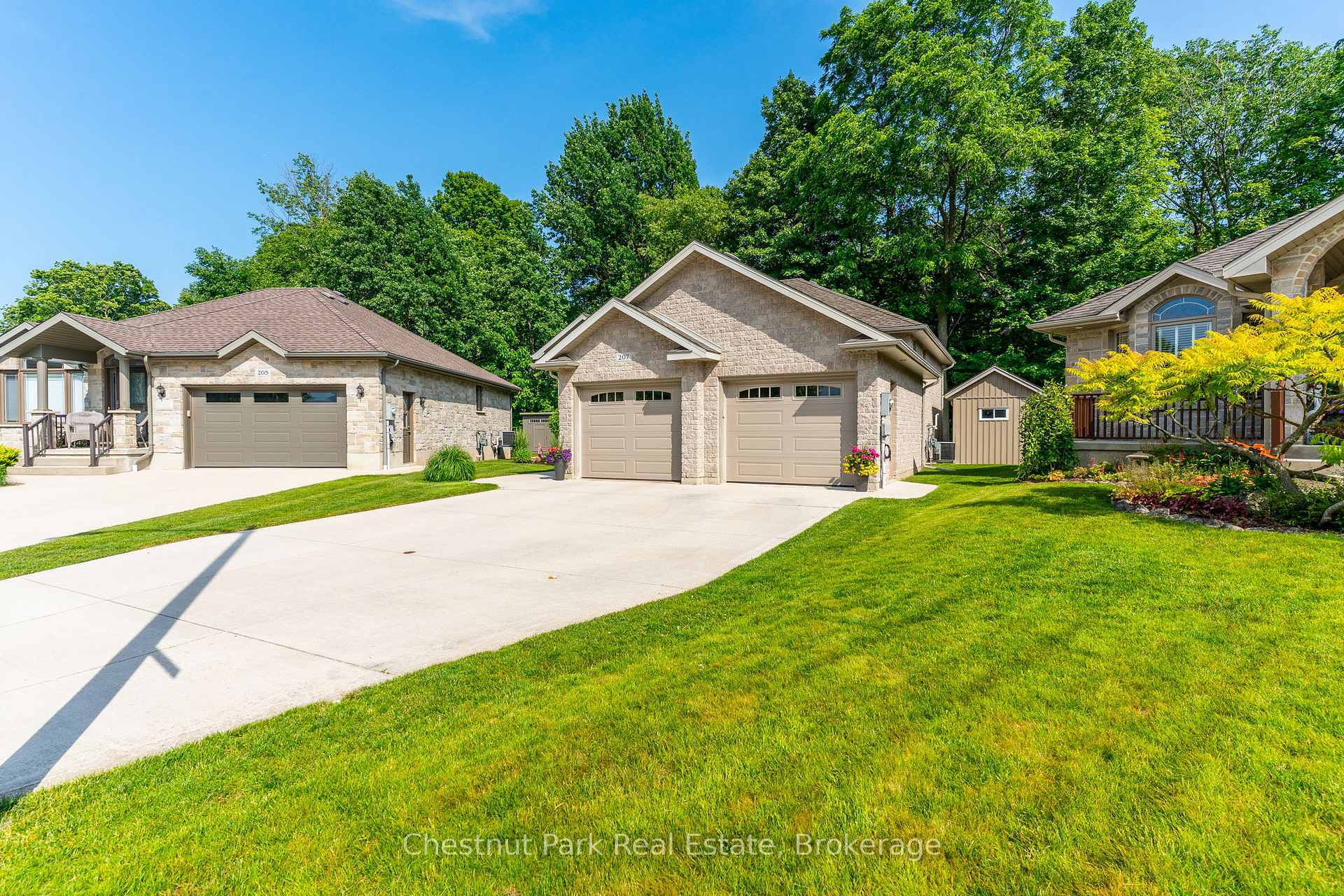 Property Photo: 207 2nd Street W ON N4K 0A6