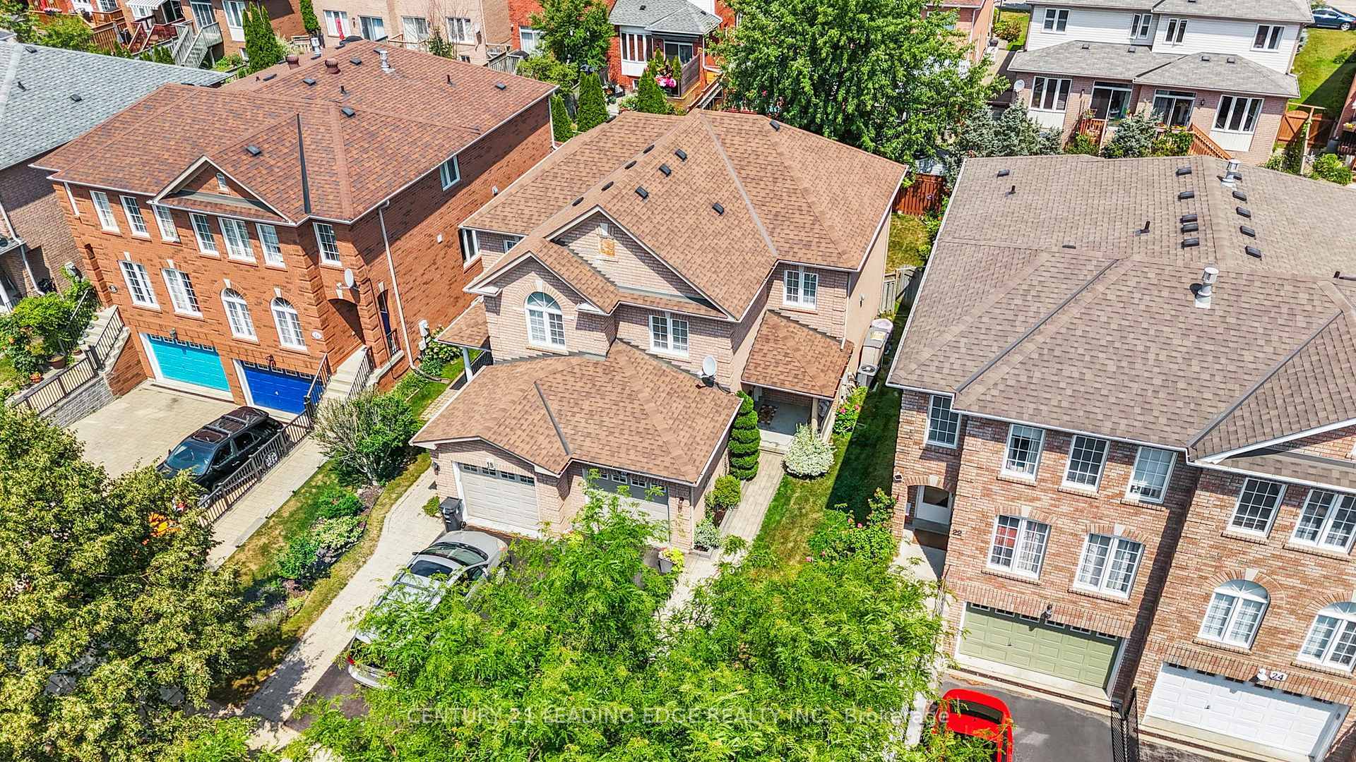 20 Vianney Avenue  Toronto ON M1L 4V4 photo