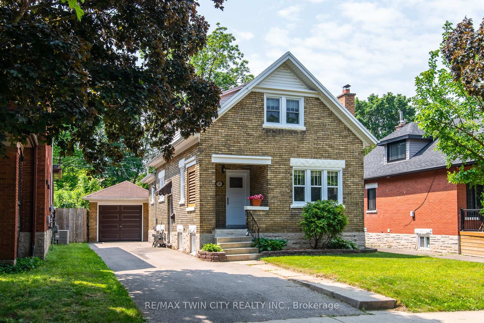 Property Photo: 131 Homewood Avenue ON N2M 1X1
