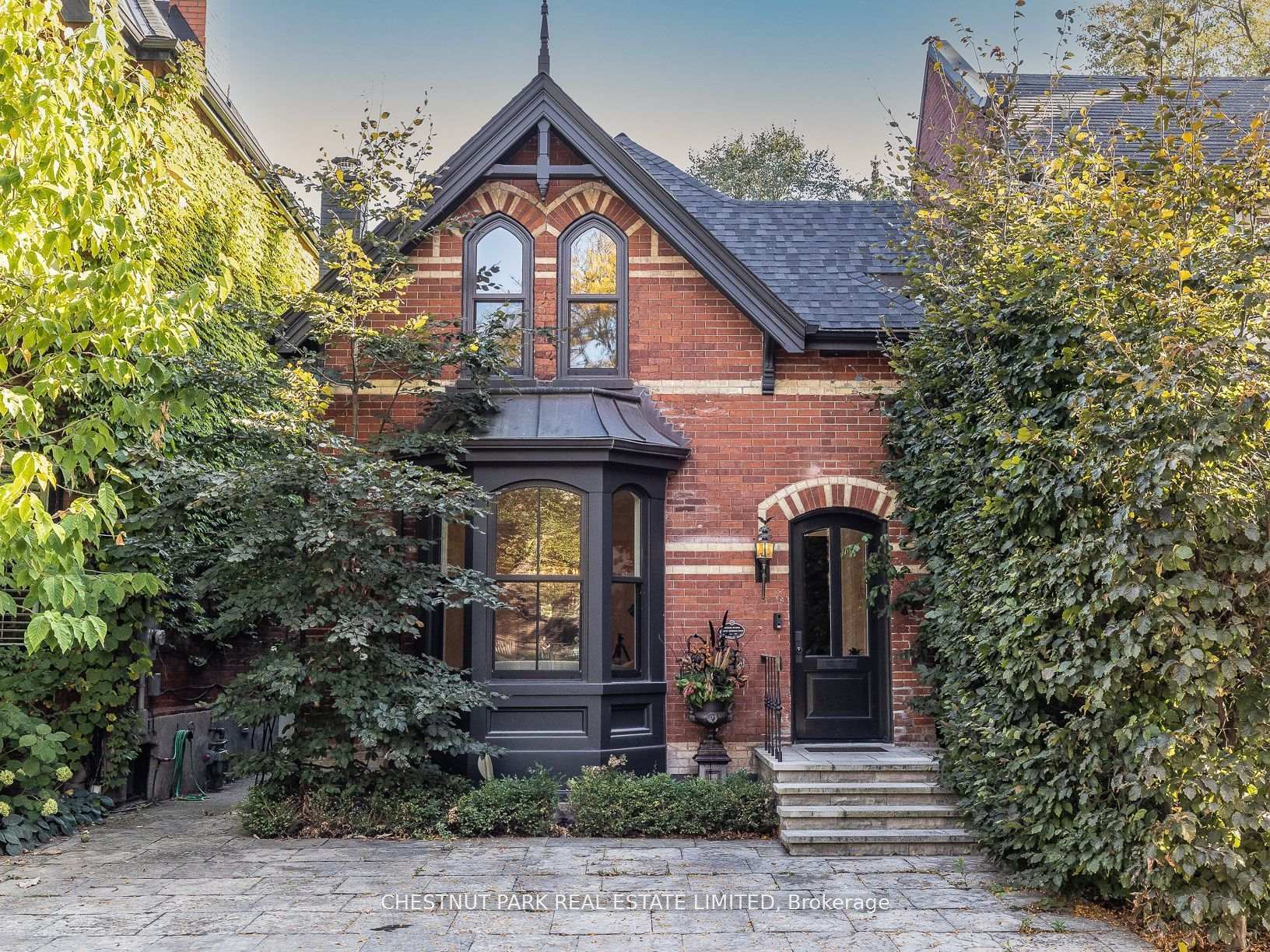 Property Photo:  41 Boswell Avenue  ON M5R 1M5 