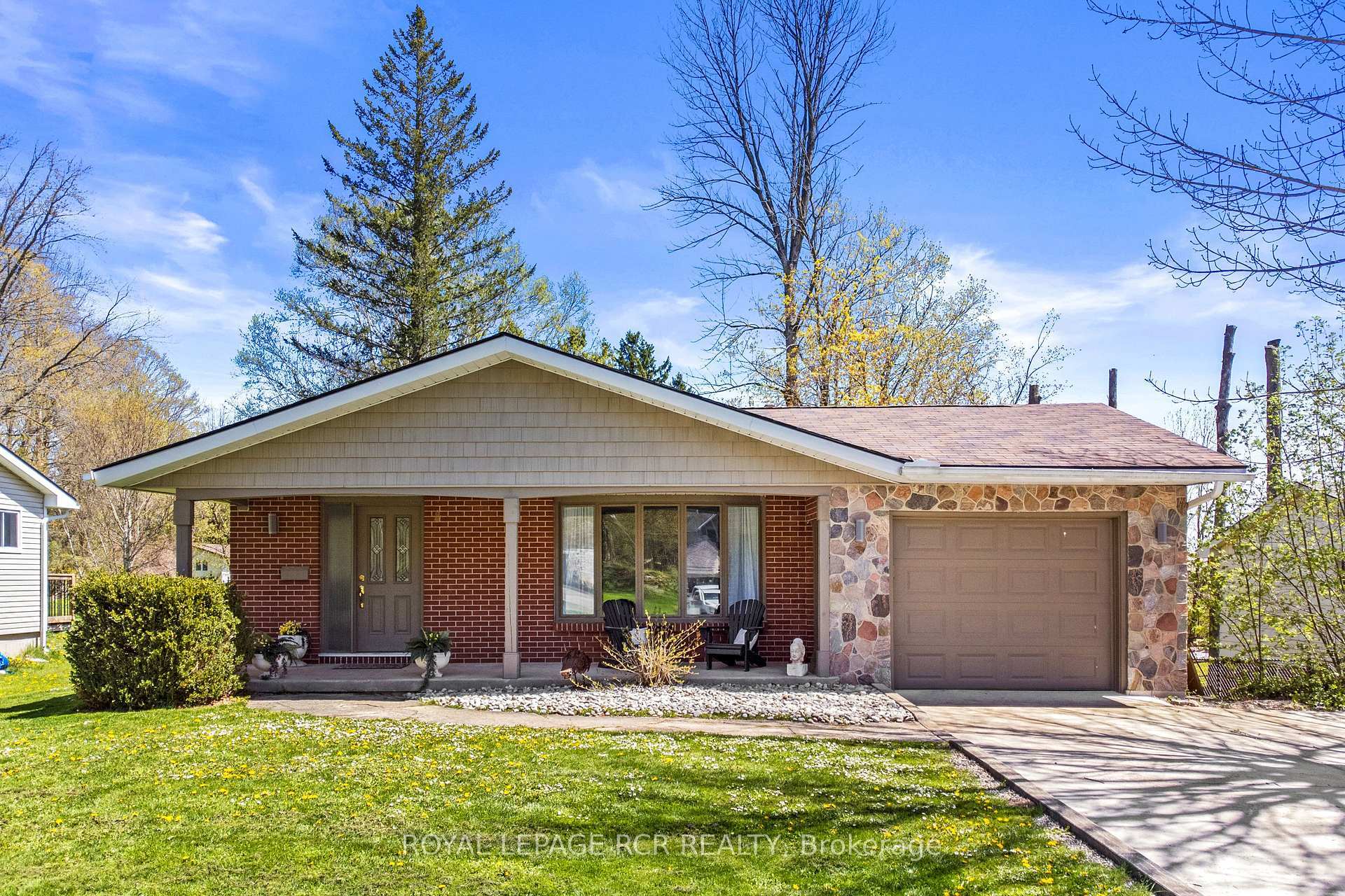 Property Photo: 709 McNaughton Street ON N0H 2T0
