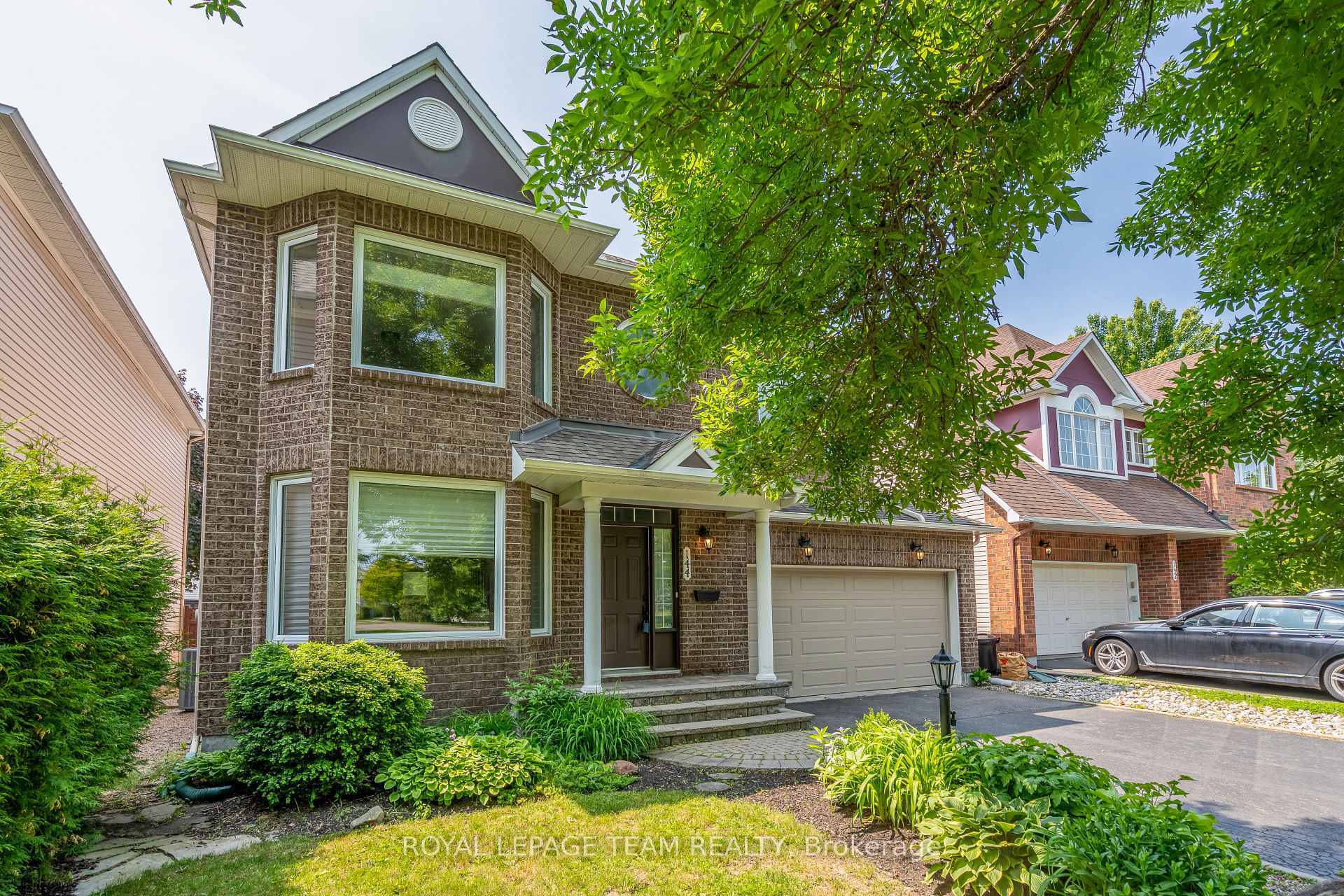 Property Photo: 144 Windhurst Drive ON K2G 6K8