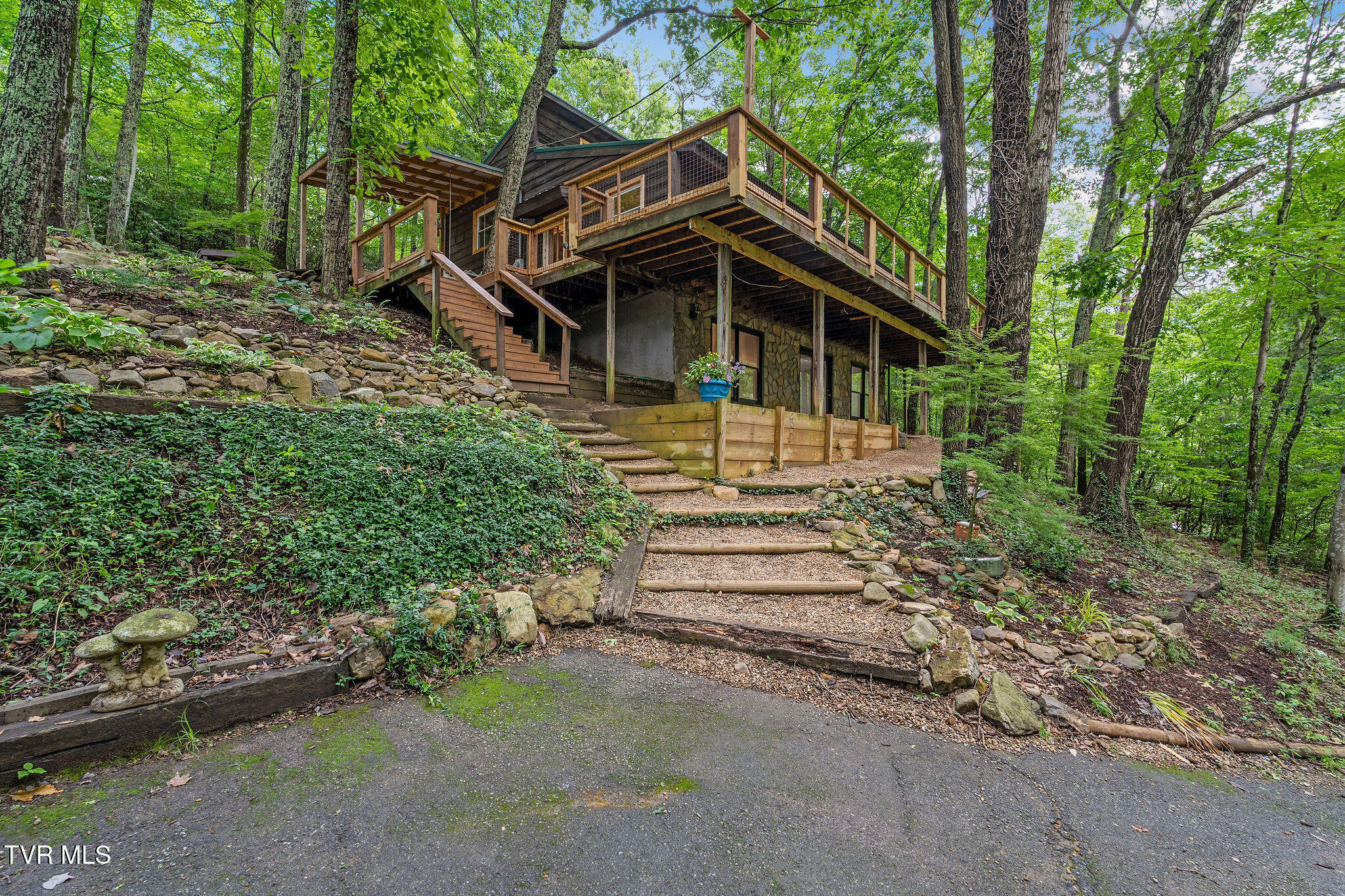 Property Photo: 114 Whisper Wood Lane TN 37601