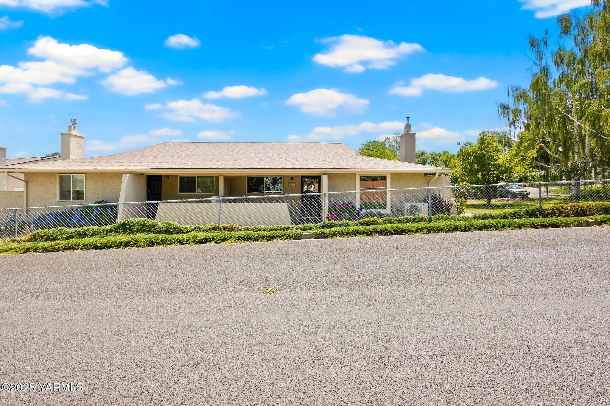 Property Photo: 4912 Madera Way WA 98908