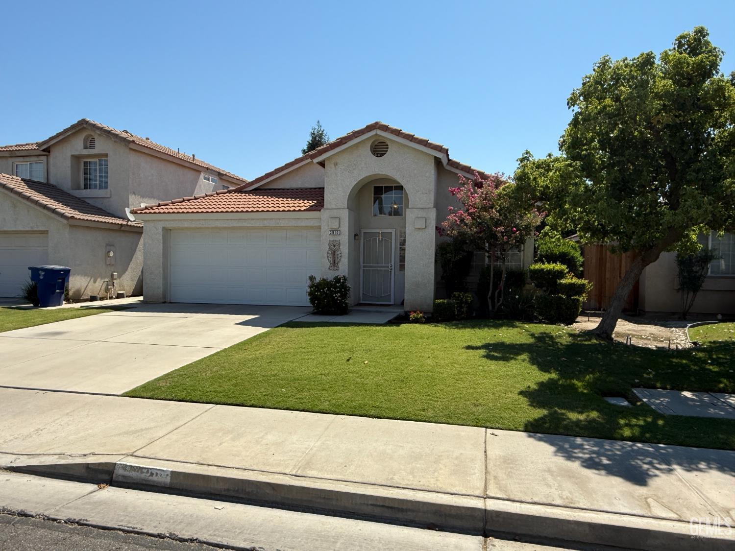 Property Photo: 3910 Mariana Way CA 93311