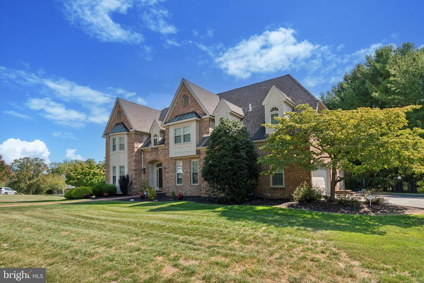 Property Photo: 2 Stoney End Road PA 19008