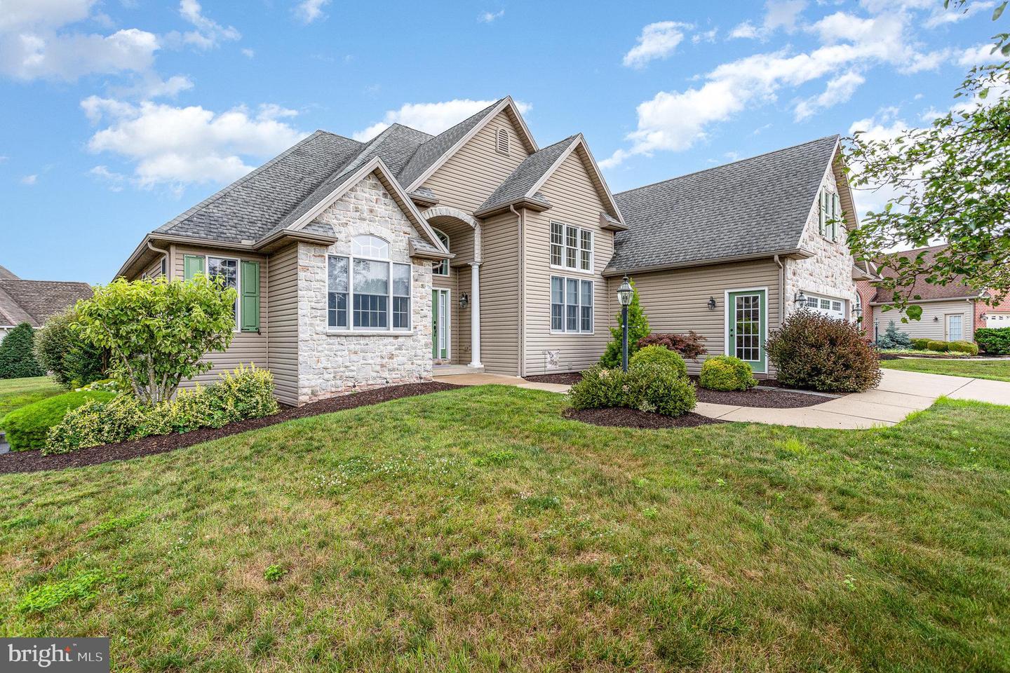 Property Photo: 930 Cyprus Lane PA 17050