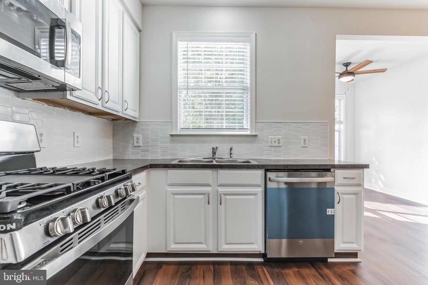 Property Photo: 6067 Ticket Way VA 22193
