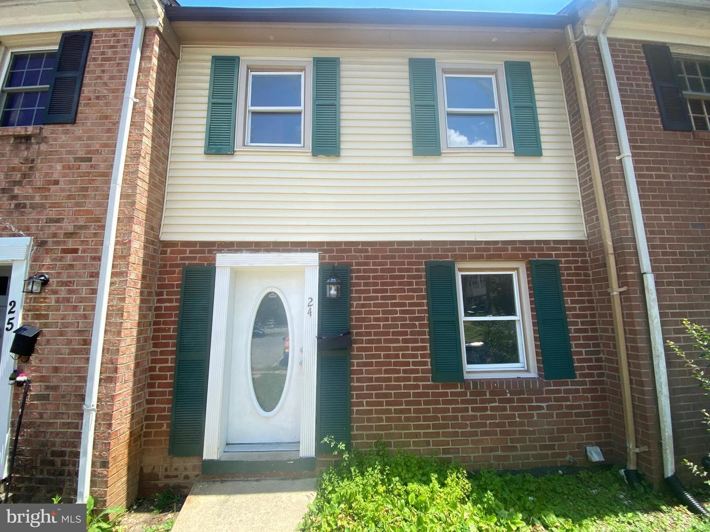 Property Photo: 24 Bentley Court VA 22408