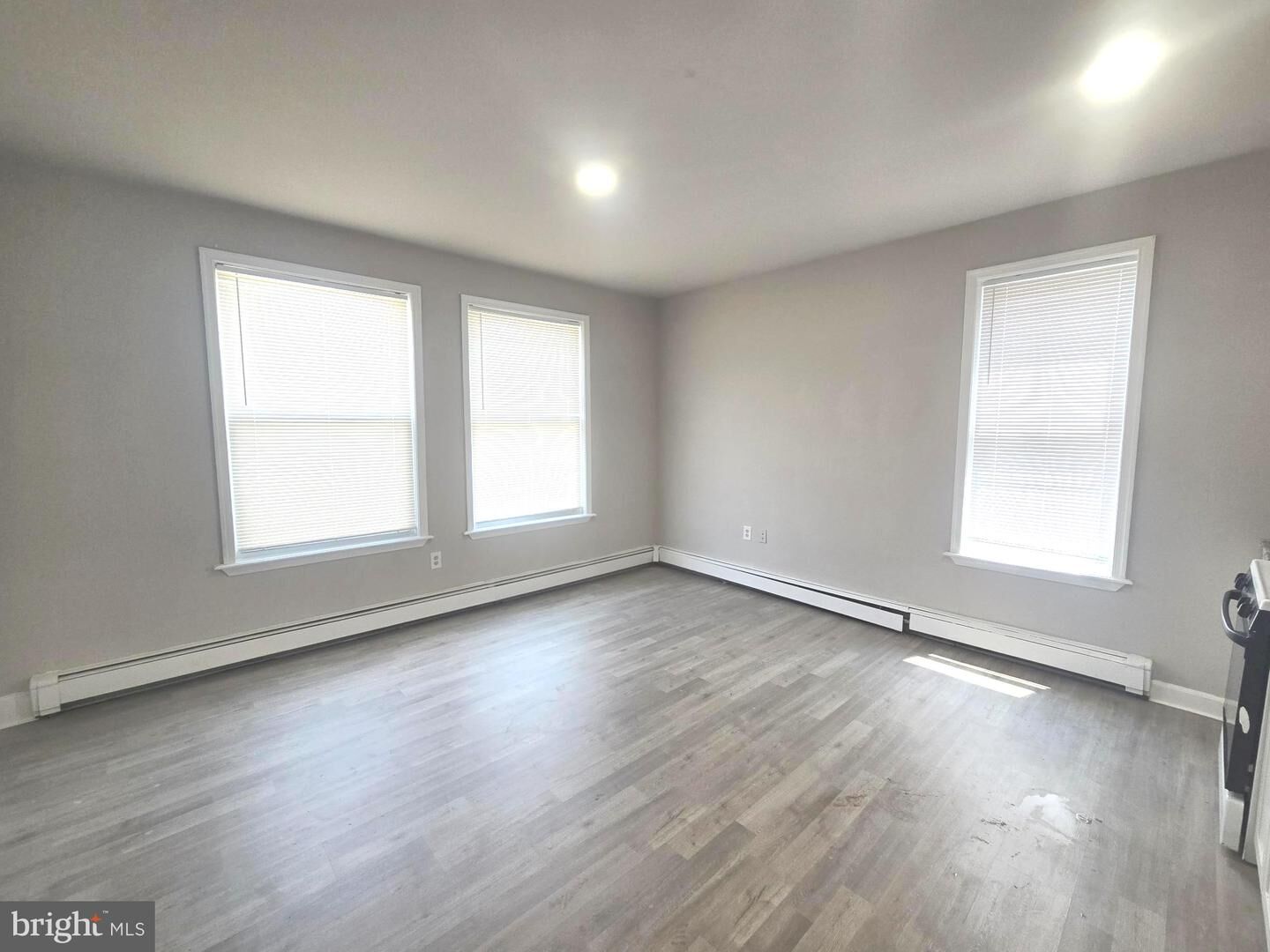 Property Photo:  820 Wynnewood Road 2  PA 19151 