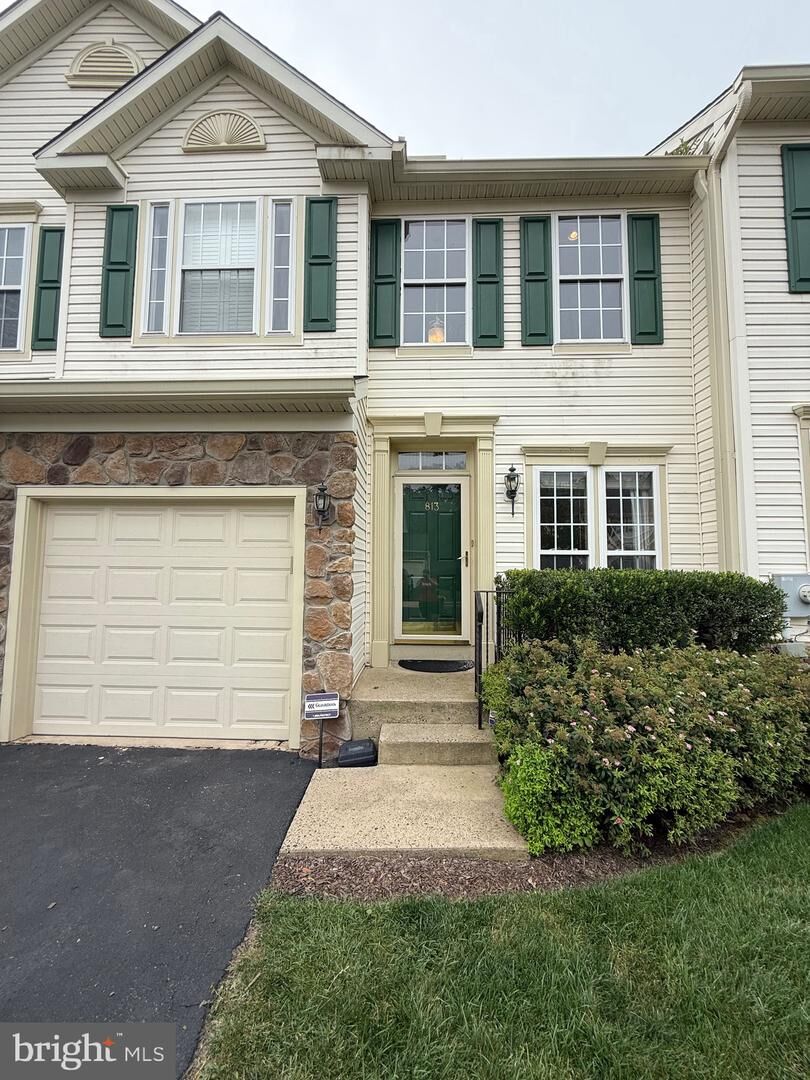 Property Photo:  813 Geranium Drive  PA 18976 