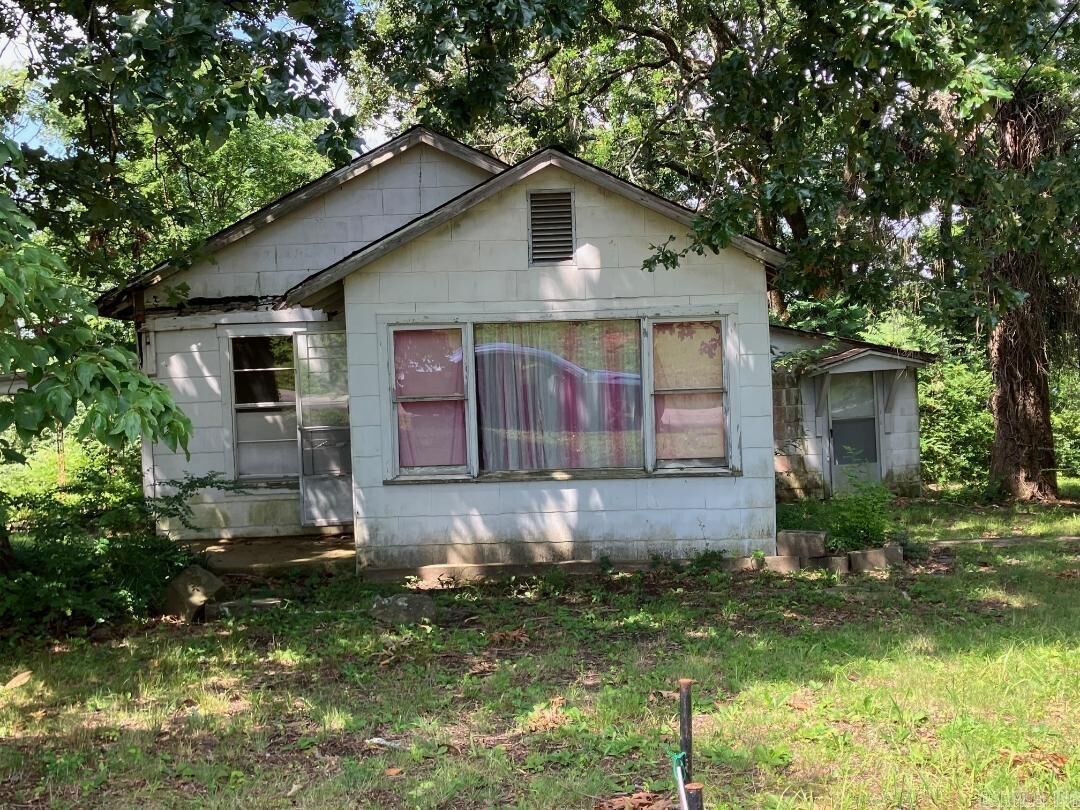 Property Photo: 909 S Eighth Street AR 71953