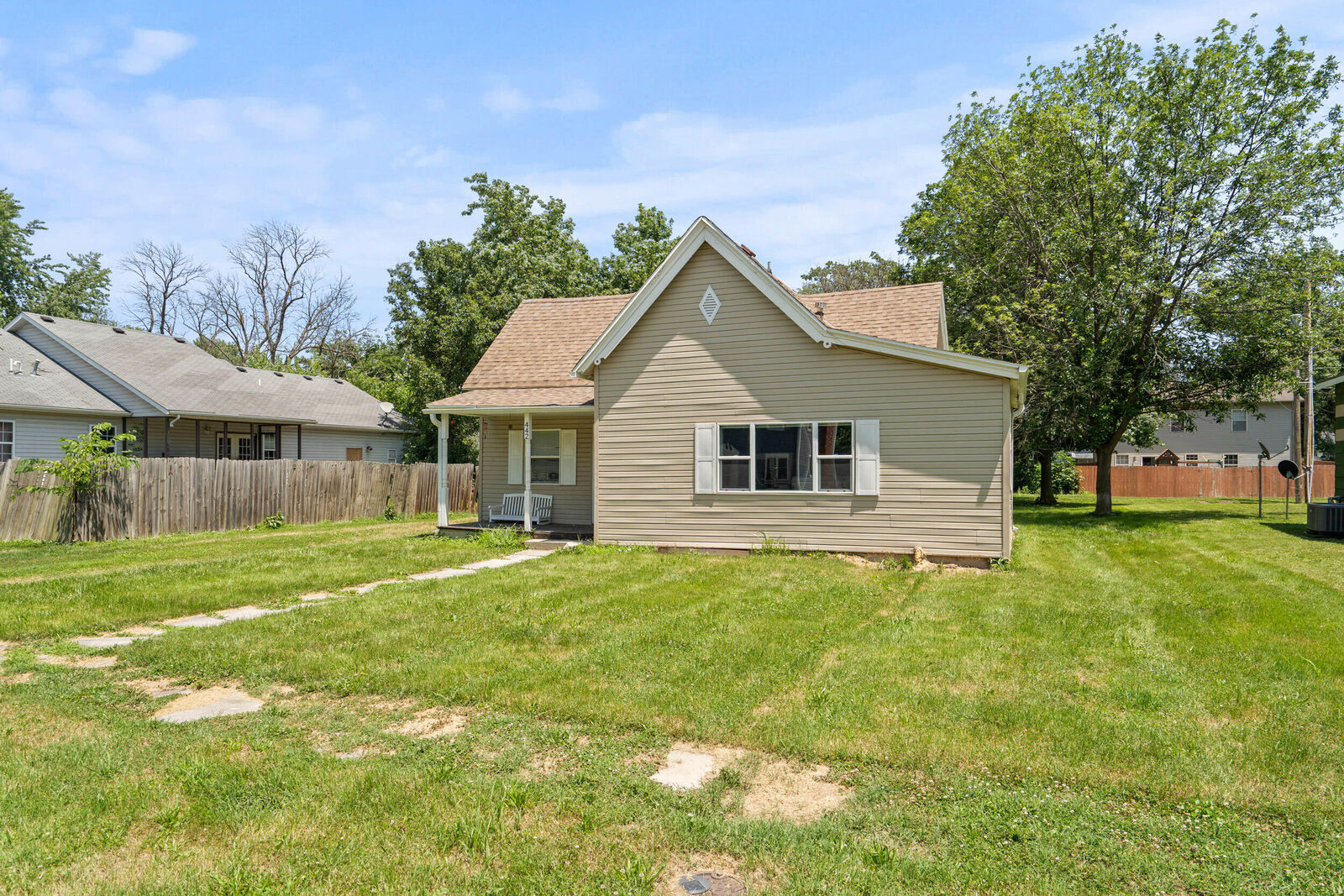 Property Photo: 442 S Jenkins St MO 65240