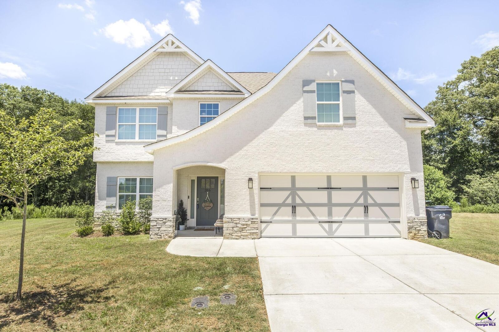 Property Photo: 316 Shoshone Circle GA 31047