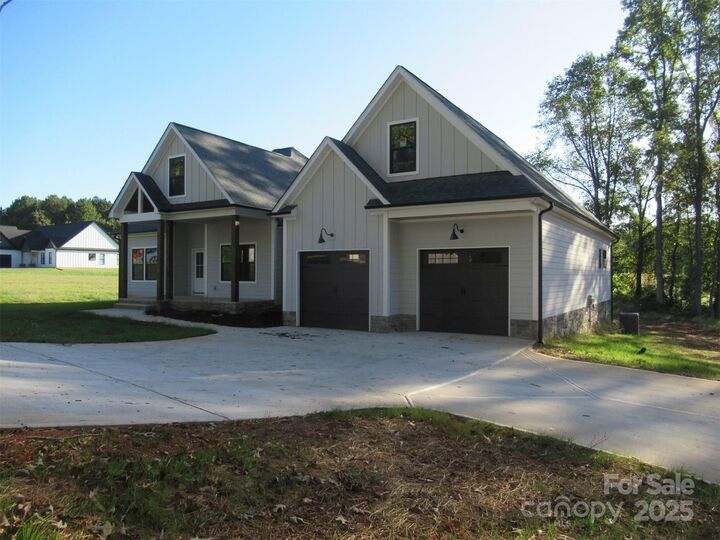 Property Photo: 211 Golf Course Road NC 28650