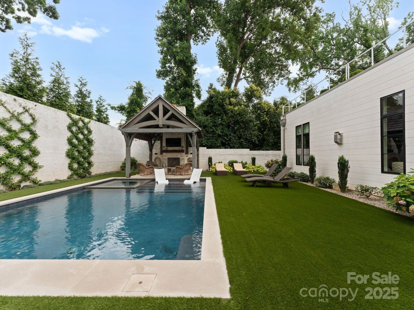 Property Photo:  2837 Kenwood Sharon Lane  NC 28211 