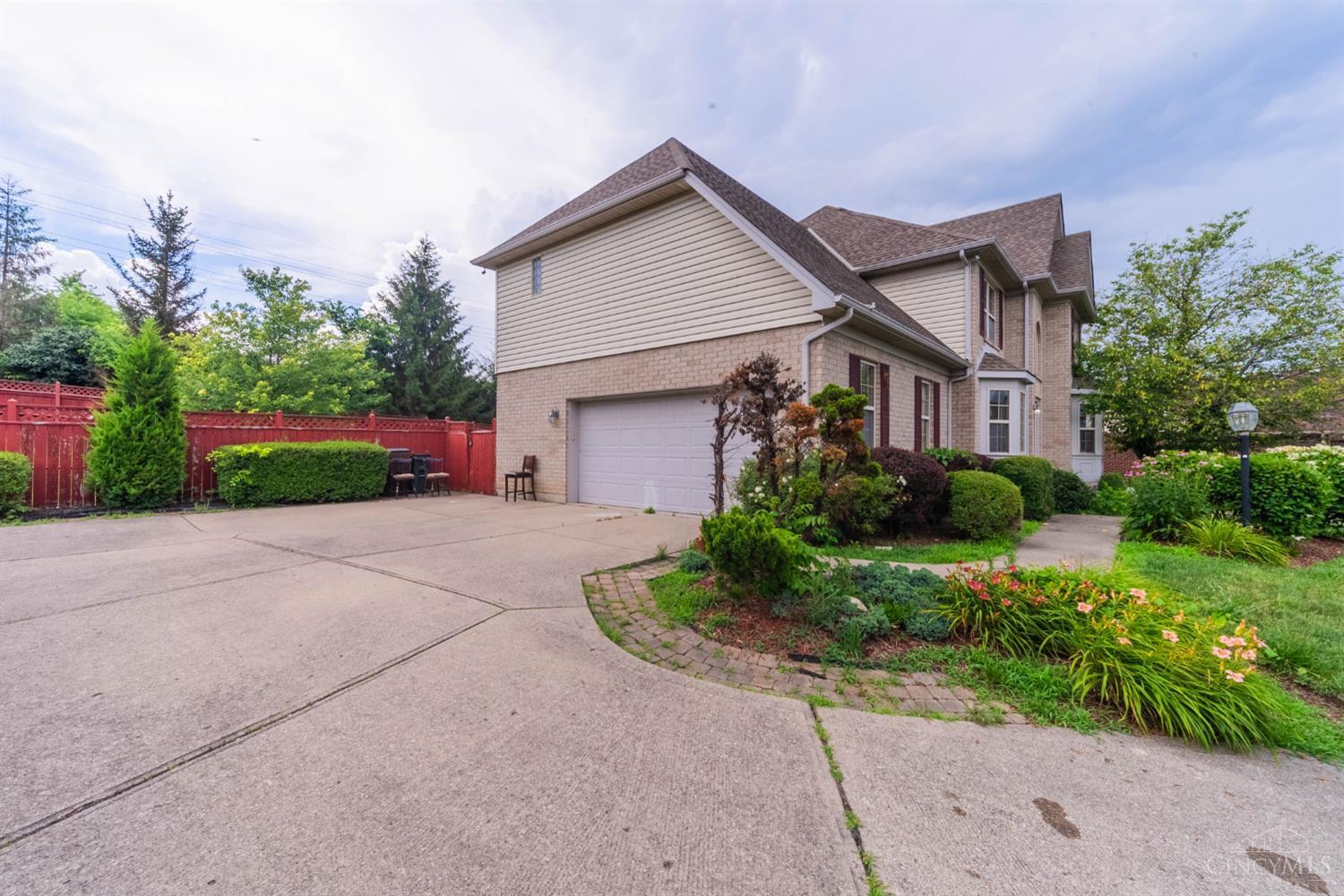 Property Photo: 11861 Winston Circle OH 45240