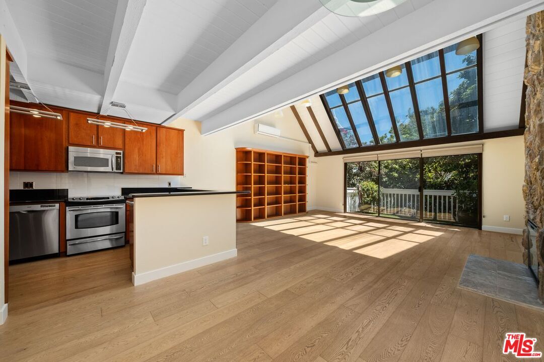 33 Reef St  Marina Del Rey CA 90292 photo