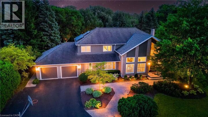 Photo de la propriété:  587 Manorwood Court  ON N2K 3L7 
