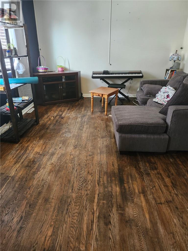 Property Photo: 1445 Kennedy ON P3A 2G1