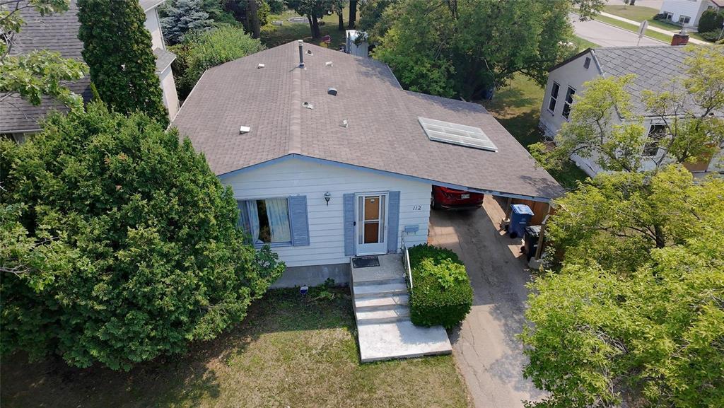 Property Photo: 112 Moore Avenue MB R2M 2C3