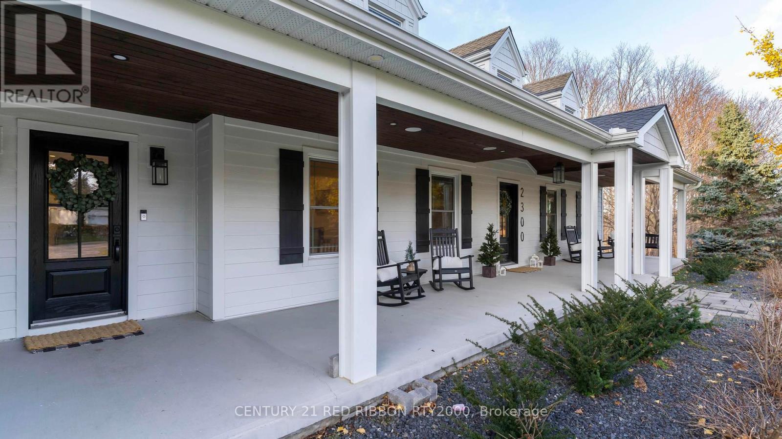 Property Photo:  2300 Lime Kiln Drive  ON N6K 4P6 