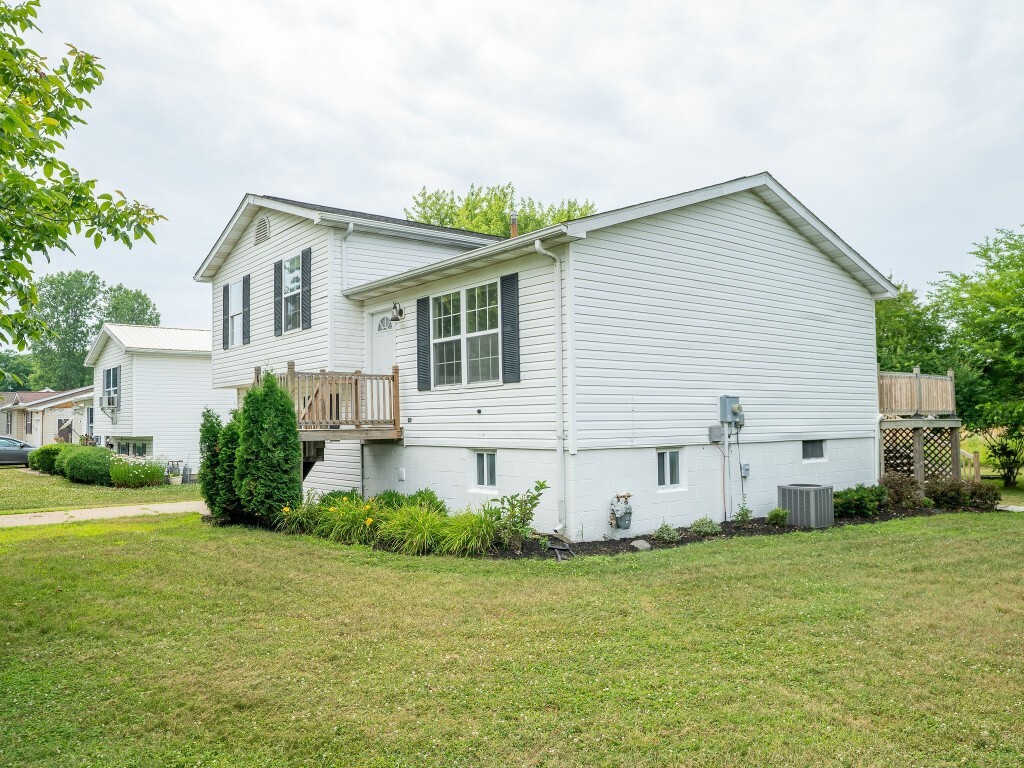 Property Photo: 10304 N Park Drive PA 16423