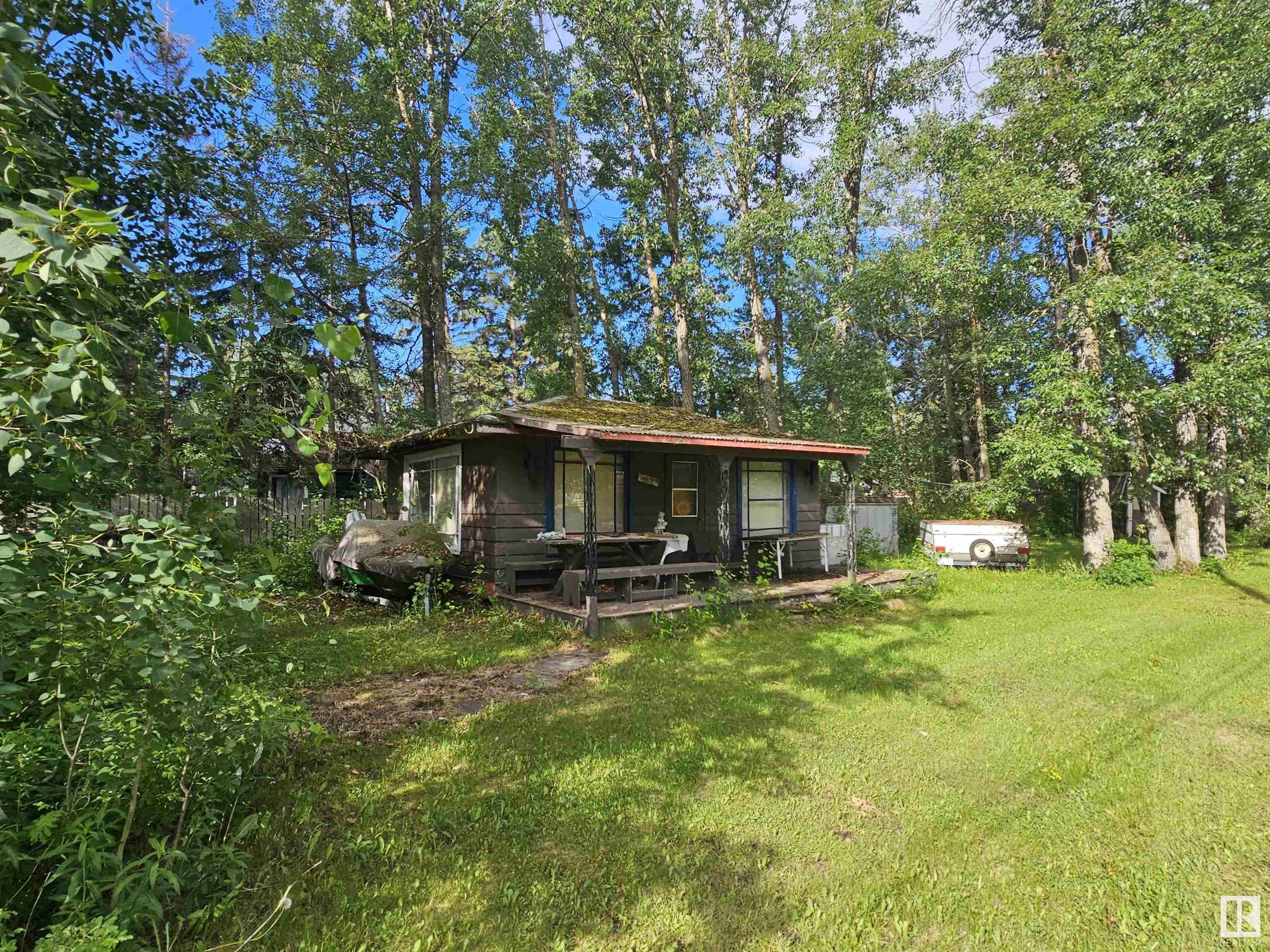 5220 48 Avenue  Rural Lac Ste. Anne County AB T0E 0A0 photo