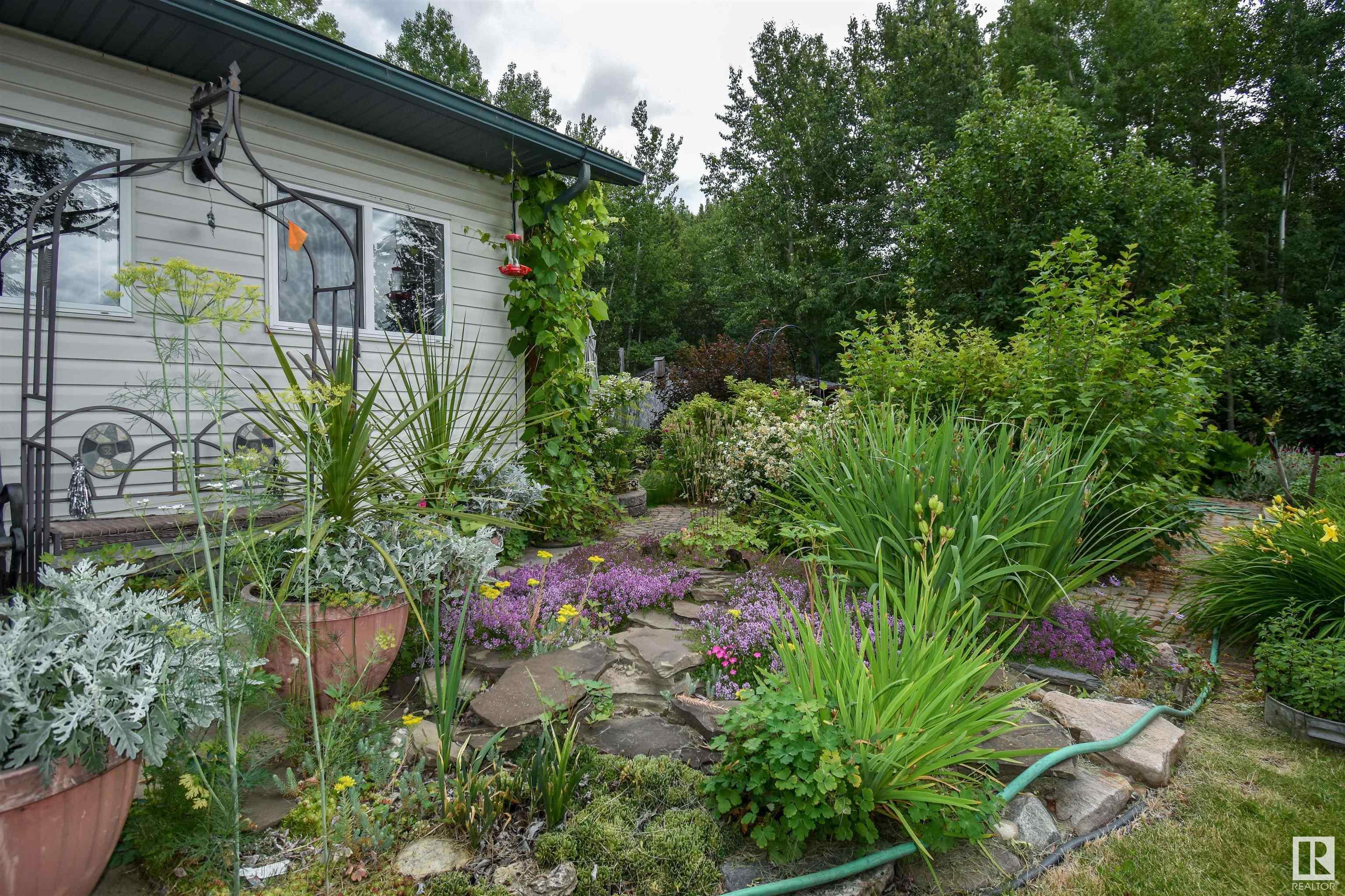 Property Photo: 1, 54429 Ste. Anne Trail AB T0E 0A0