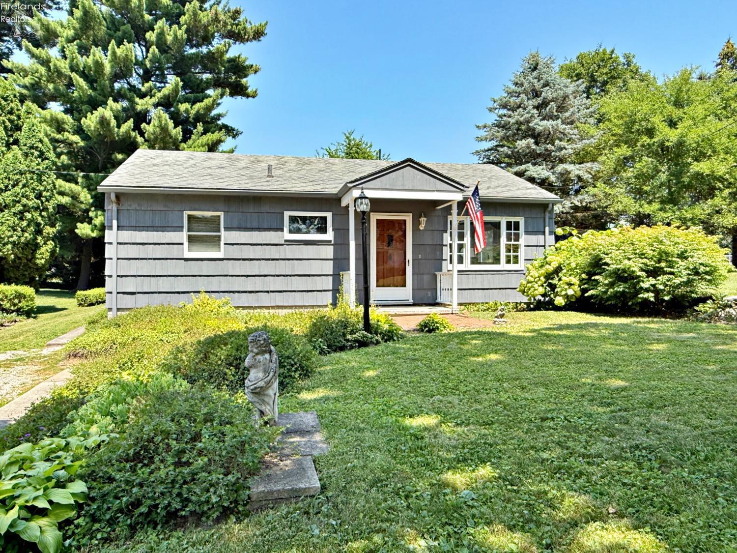 Property Photo: 185 E Van Meter OH 44883