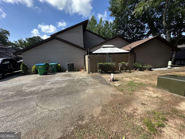 Property Photo: 2718 Flintlock Place GA 30106