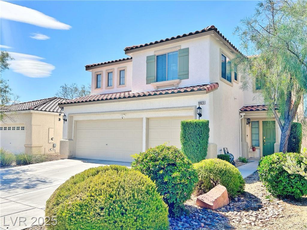 Property Photo: 10023 Canyon Hills Avenue NV 89148