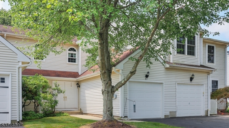 Property Photo: 85 Choctaw Ridge Rd NJ 08876