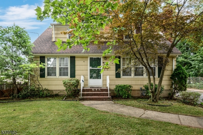 270 Ashwood Ave  Kenilworth Boro NJ 07033 photo