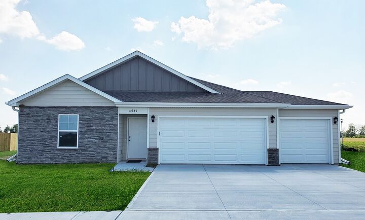 25067 Eagle Vista Drive  Adel IA 50003 photo