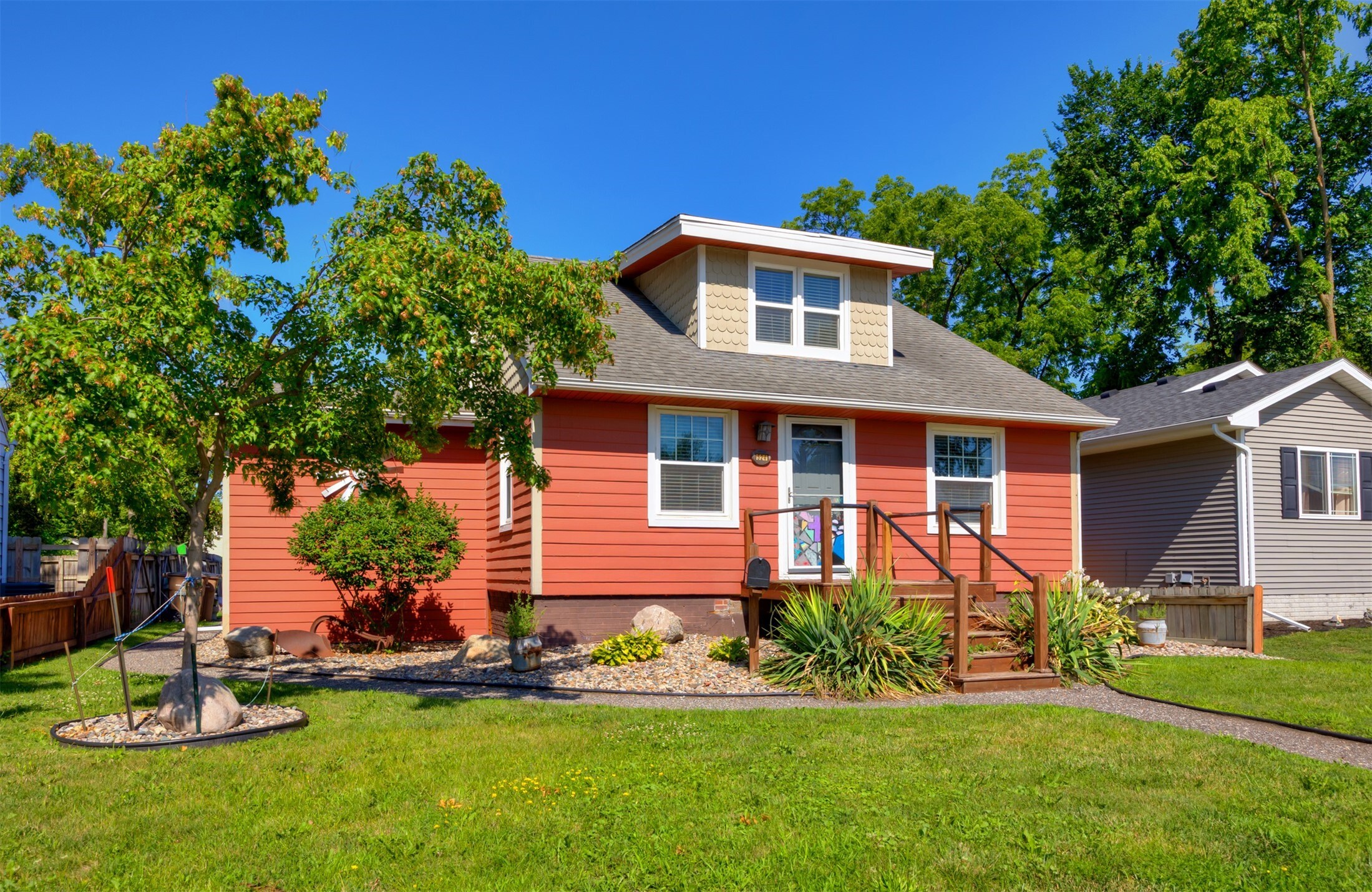 Property Photo:  524 1st Street  IA 50265 