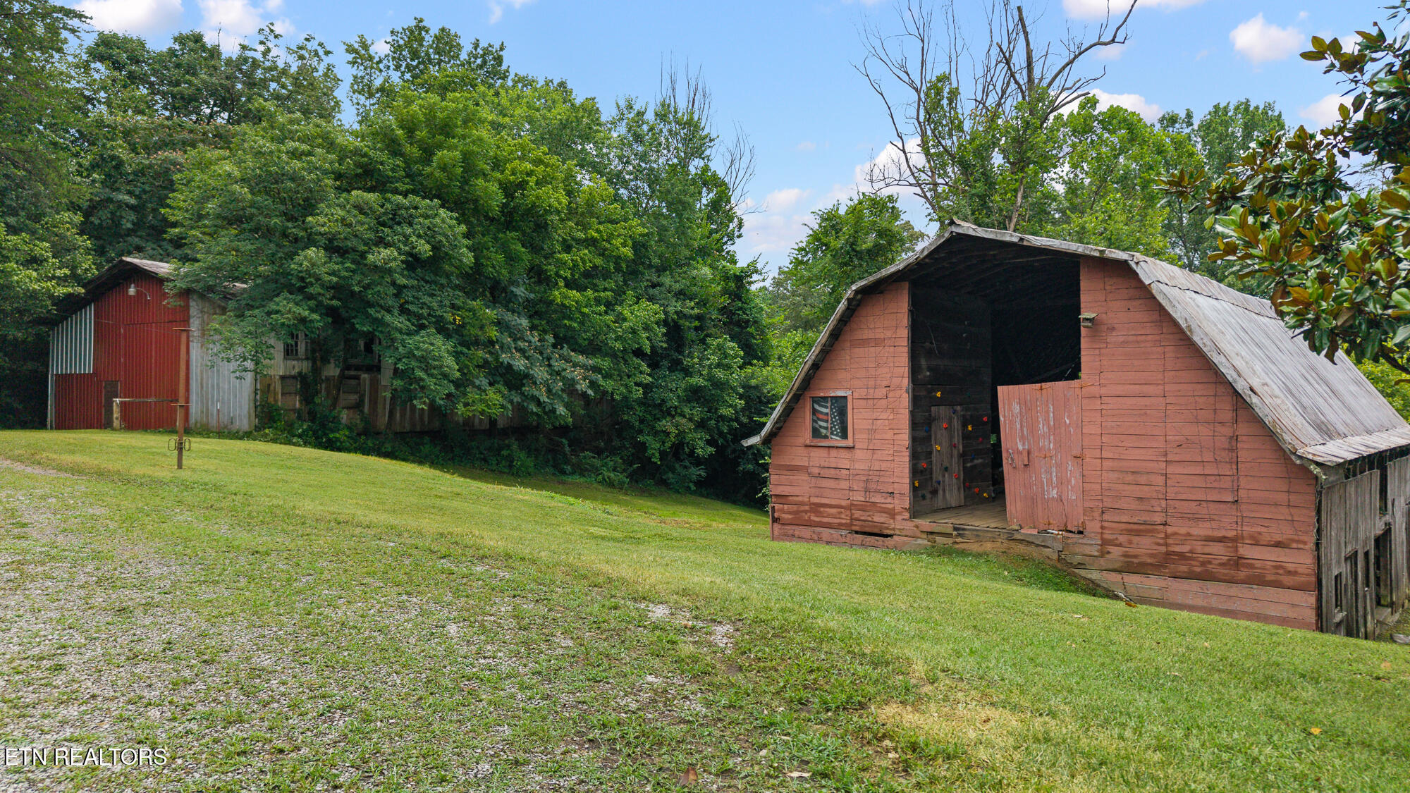 Property Photo: 105 Johnson Gap Rd TN 37716