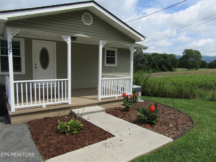 Property Photo:  327 Coleman St  TN 37752 