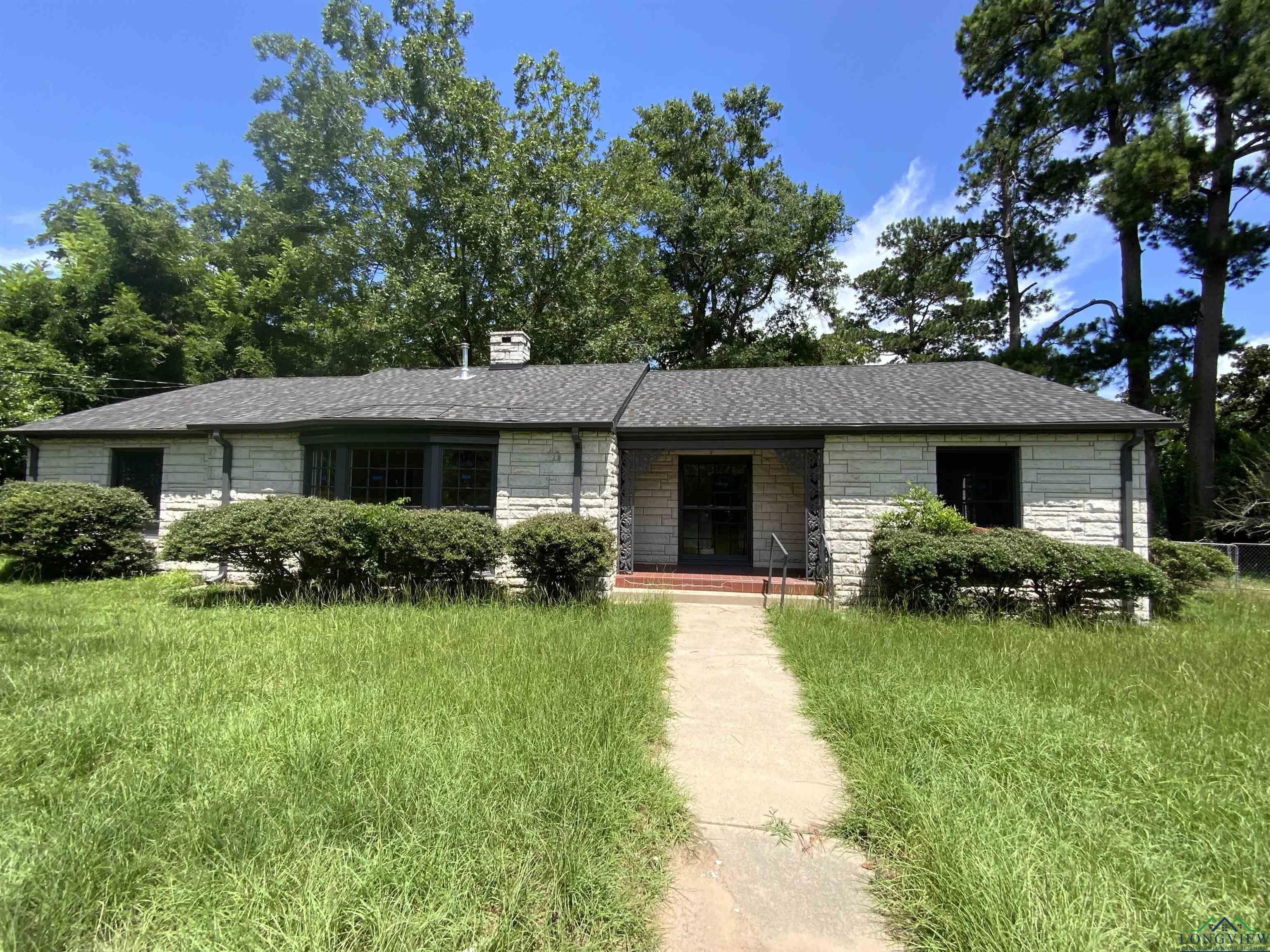 Property Photo: 506 N Rusk TX 75684