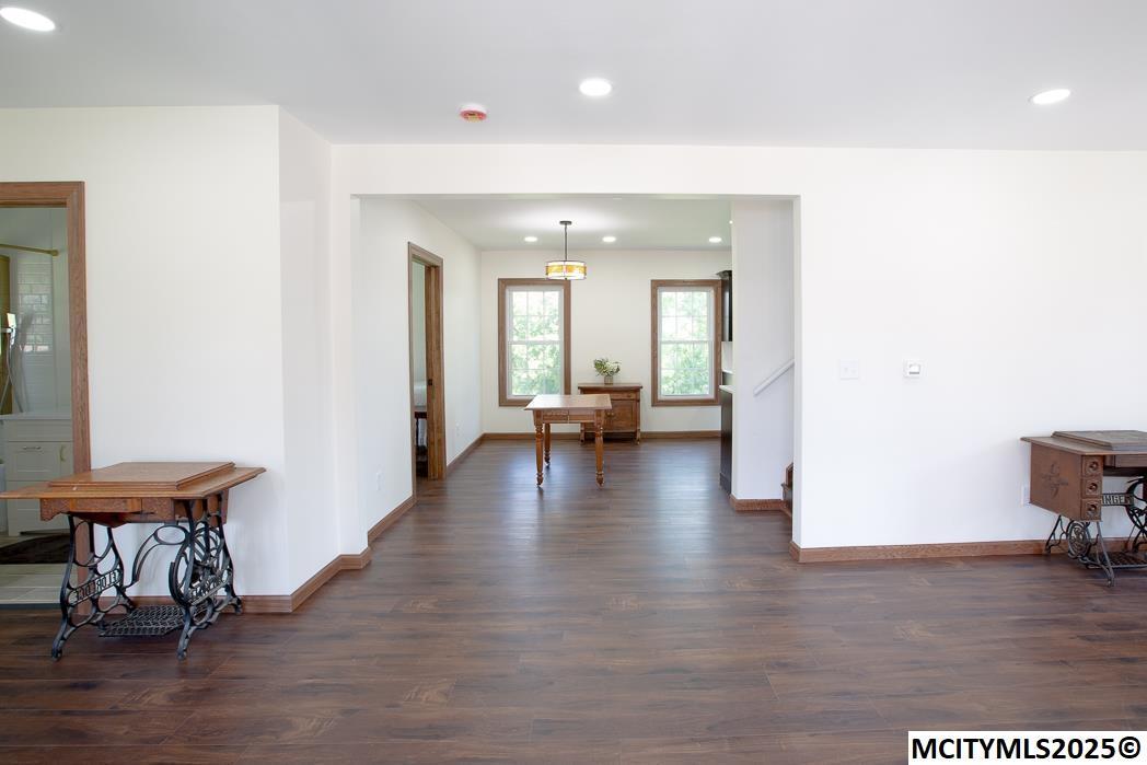Property Photo: 716 1st NE IA 50441